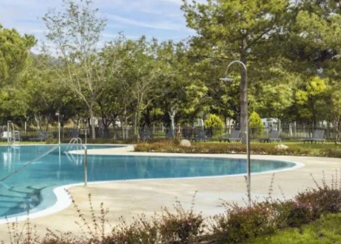 Bungalow 35M² - Terrasse - Acces Handicape - Api-1-52-716 *